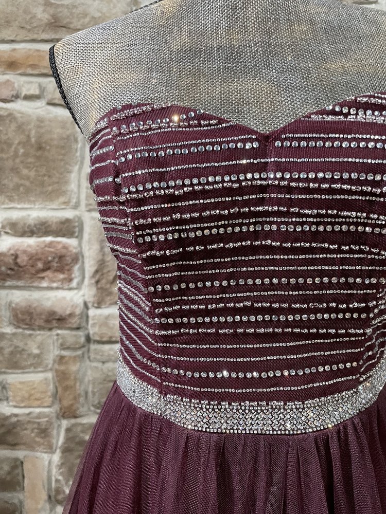 City Studio Maroon Rhinestone Embellished Tulle Gown, Size 7/8