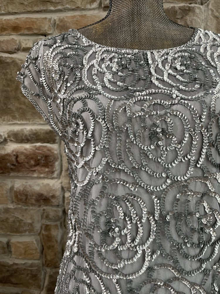 Jkara Silver Mesh Floral Sequin Cap Sleeve Gown, Size 18