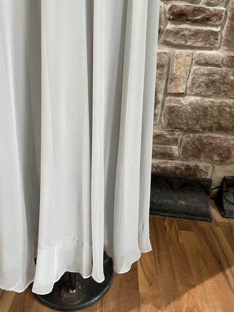 Jkara Silver Mesh Floral Sequin Cap Sleeve Gown, Size 18