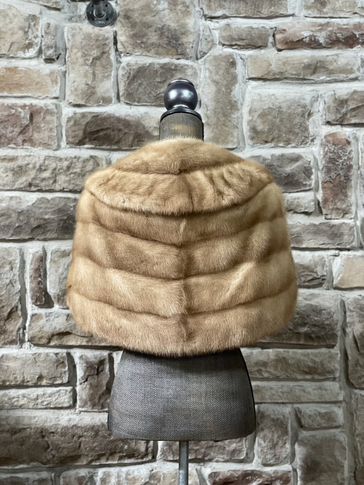 Azurene Mink Stole w/ Pink Liner, Size M