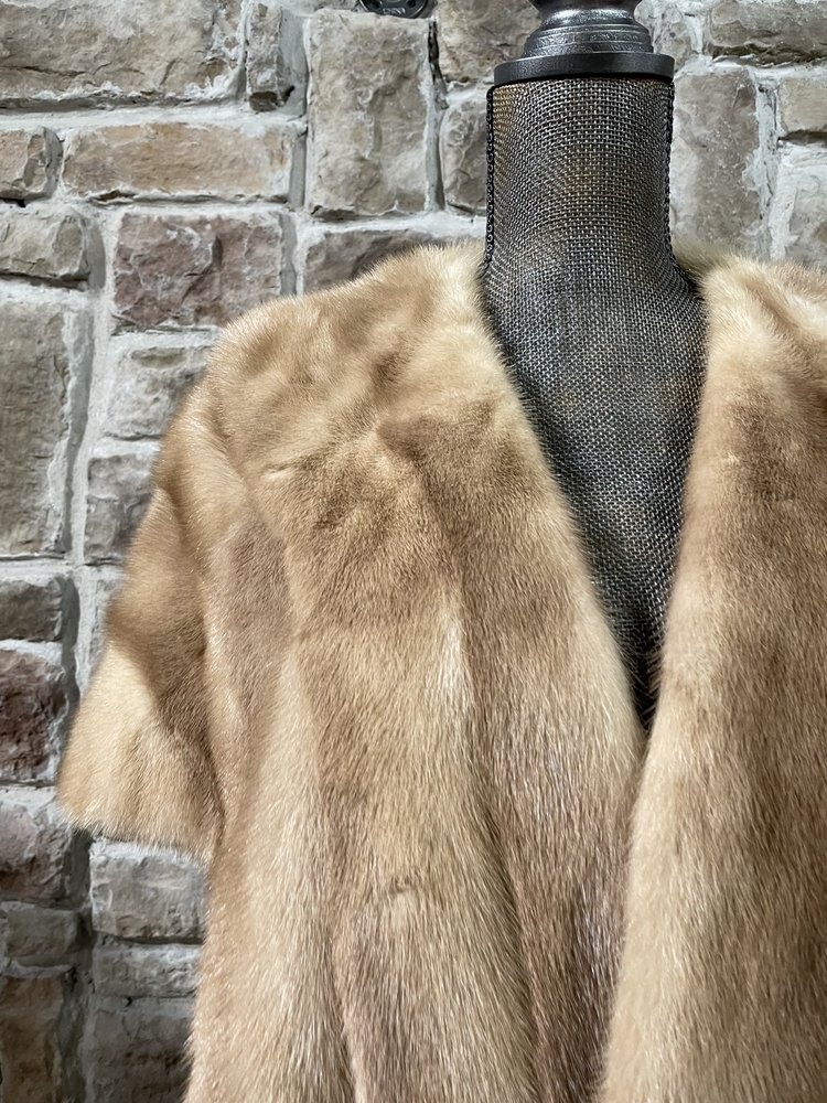 Azurene Mink Stole w/ Pink Liner, Size M