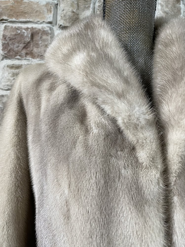 Truesdell Blue Iris Mink Stole w/ Peter Pan Collar, Size M