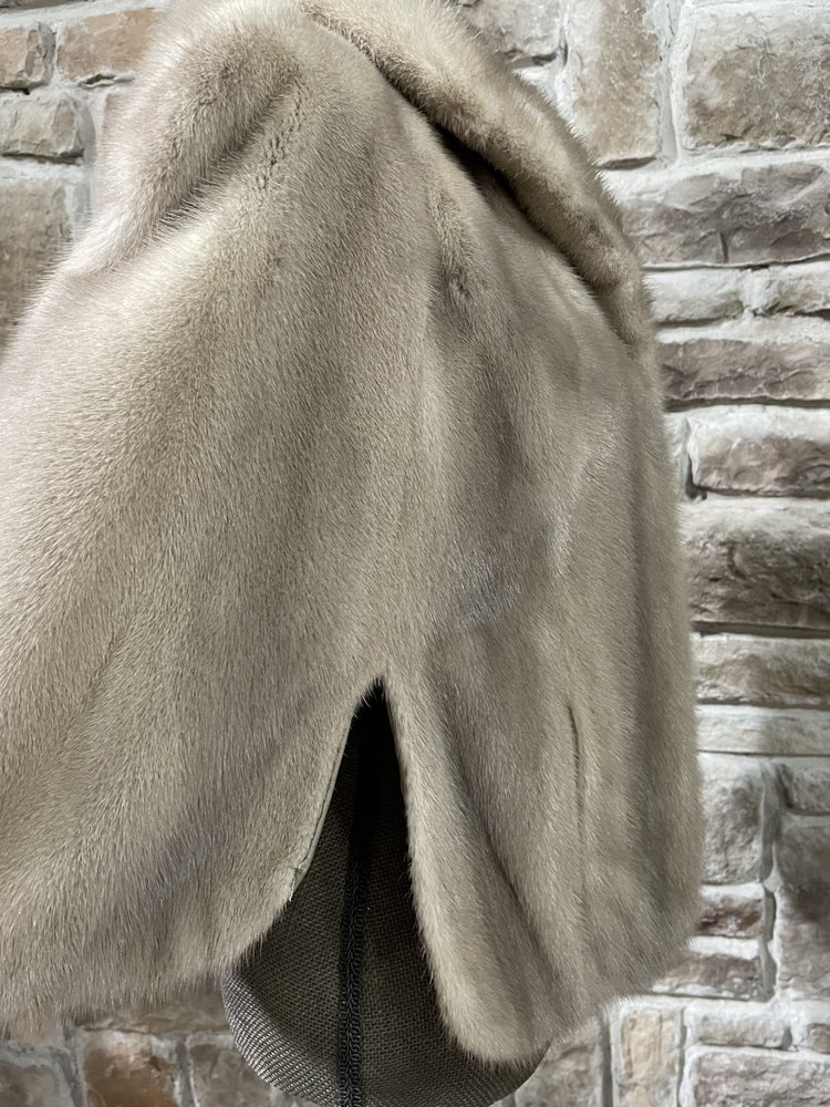 Truesdell Blue Iris Mink Stole w/ Peter Pan Collar, Size M