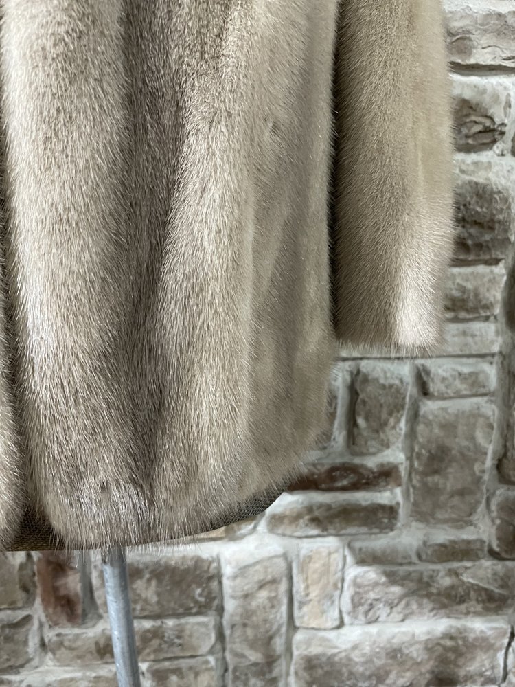 Truesdell Blue Iris Mink Stole w/ Peter Pan Collar, Size M