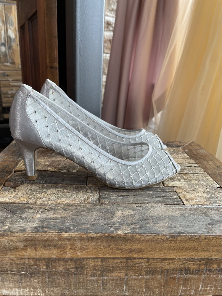 Adrianna Papell Silver Rhinestone Mesh Peep Toe Kitten Heel, Size 7
