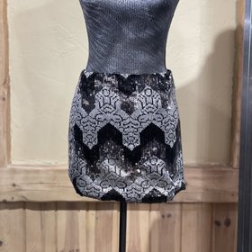 Umgee USA Black and Gray Geometric Sequin Mini Skirt, Size M