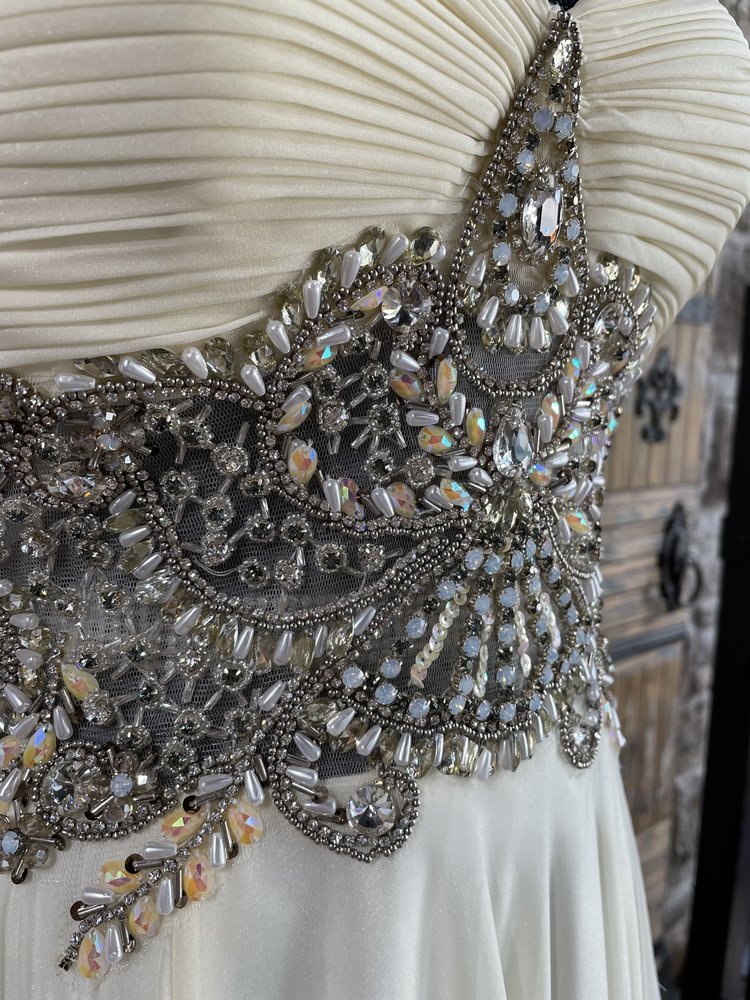 Terani Couture Light Yellow Crystal Embellished Waist Gown w/ Scarf, Size 8