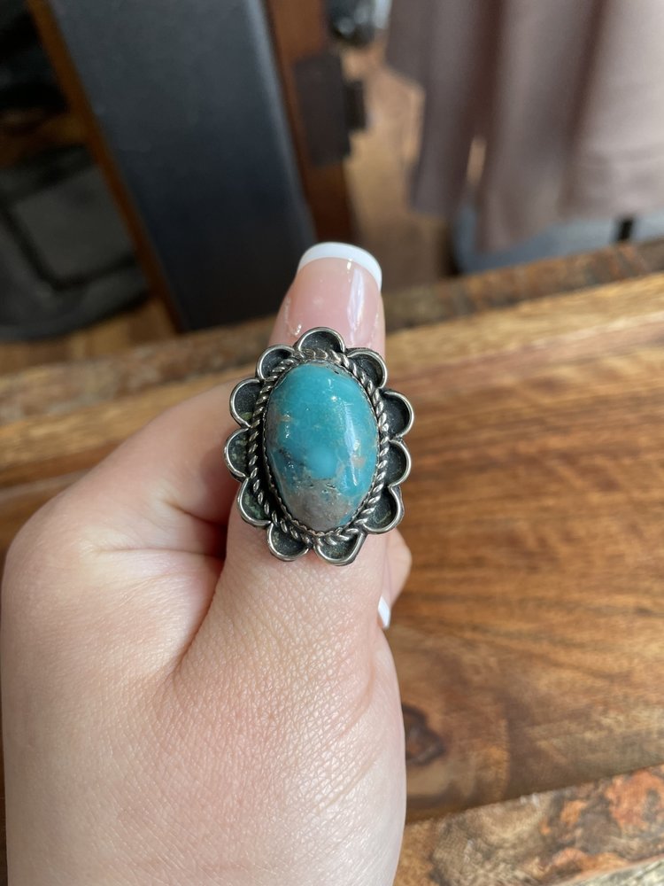 Silver Sacalloped Edge Turquoise Stone RIng, Size 9.5