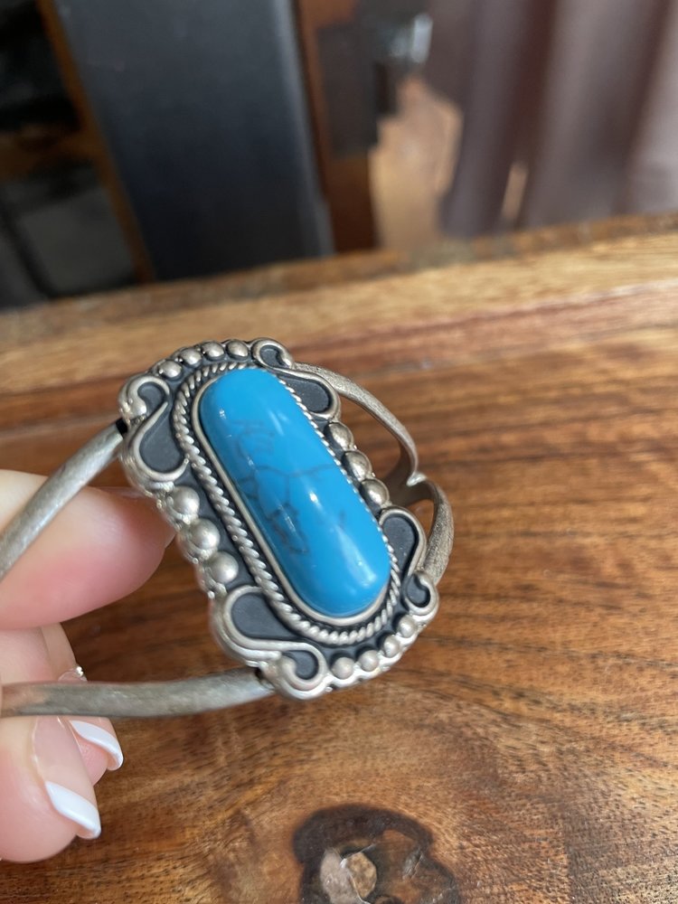 Silver Oval Turquoise Mounted Stone Bracelet