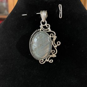 Silver Labradorite Side Swirl Gemstone Pendant