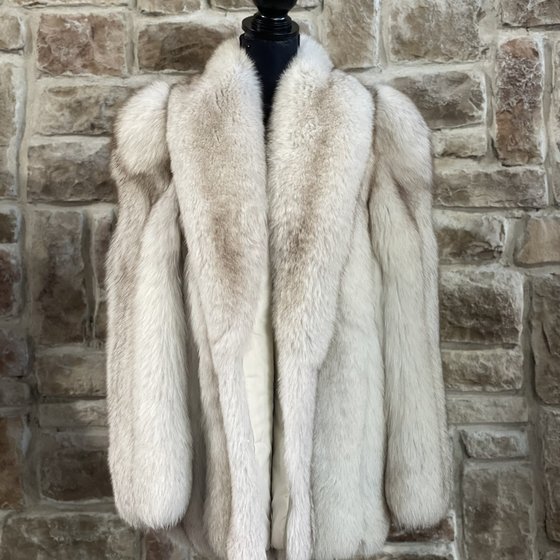 Saga fox deals coat