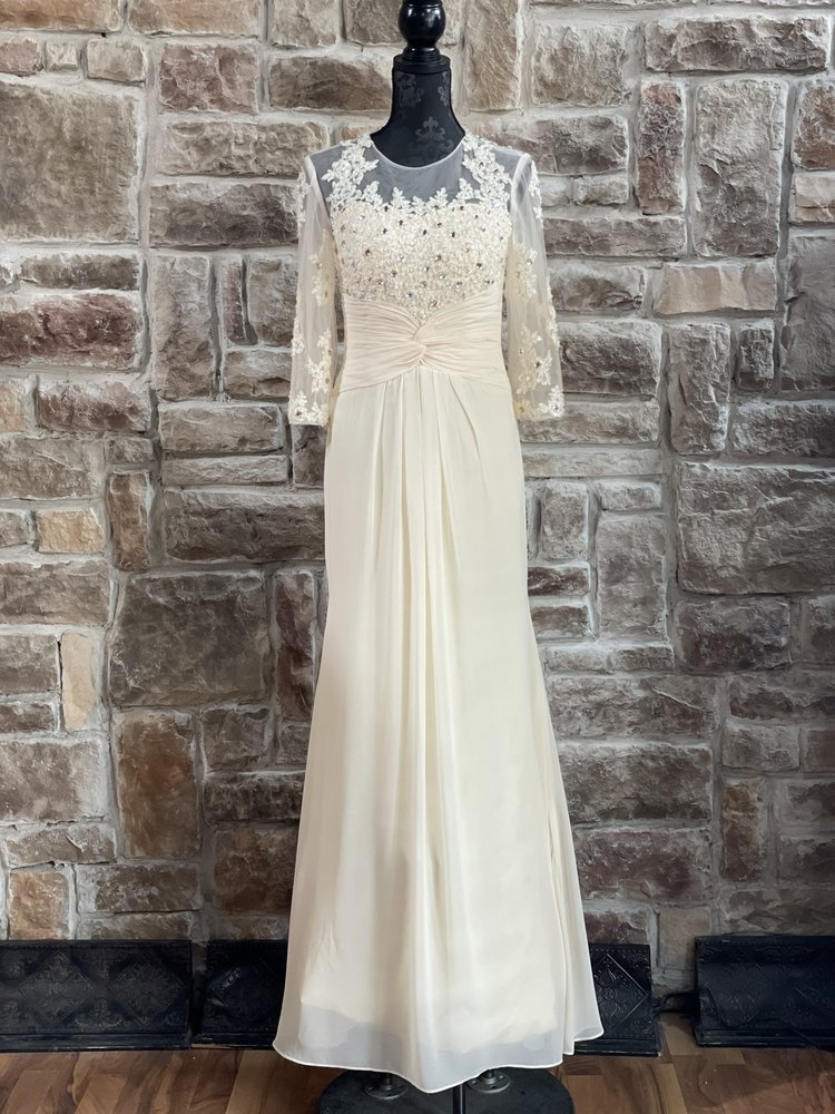 Brides Ivory Mesh Applique Beaded Chiffon Gown w/ Sleeves, Size 6