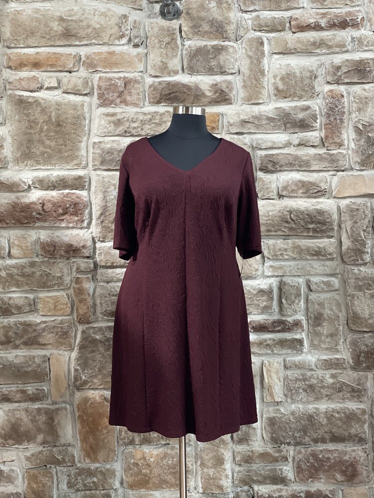 Connected Apparel Maroon Textured V-Neck Shift Dress, Size 24W