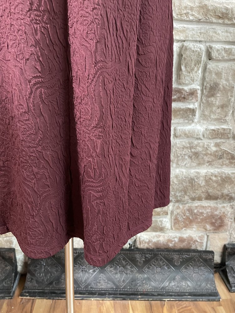 Connected Apparel Maroon Textured V-Neck Shift Dress, Size 24W