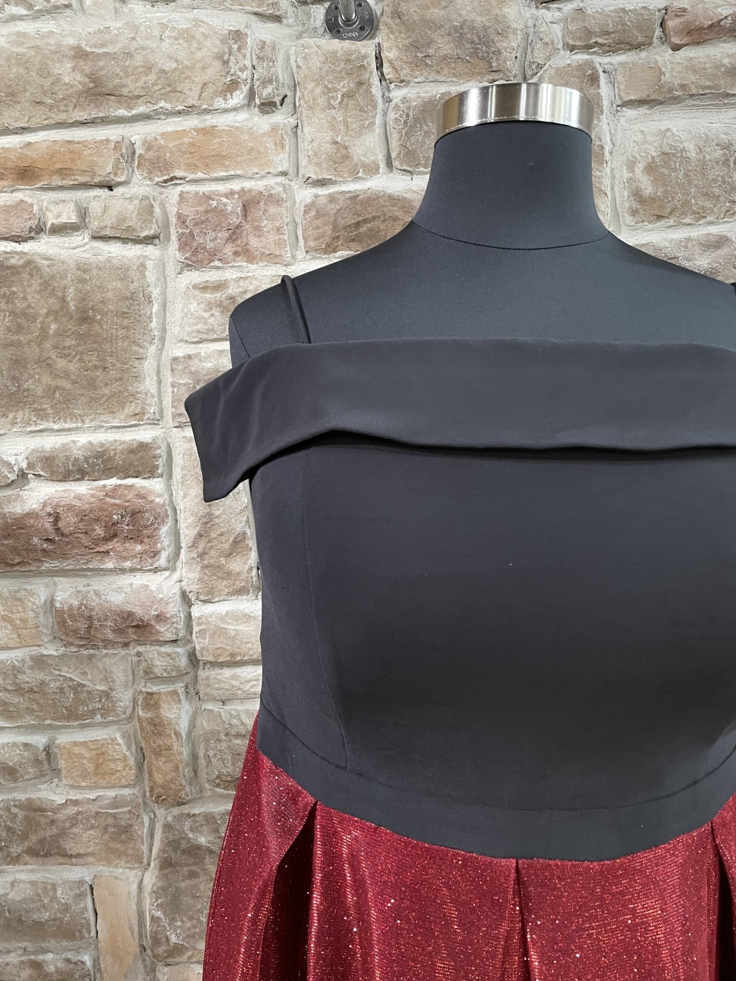 morgan and co black and red dress Stunning vintage 90s black and red gothic dress