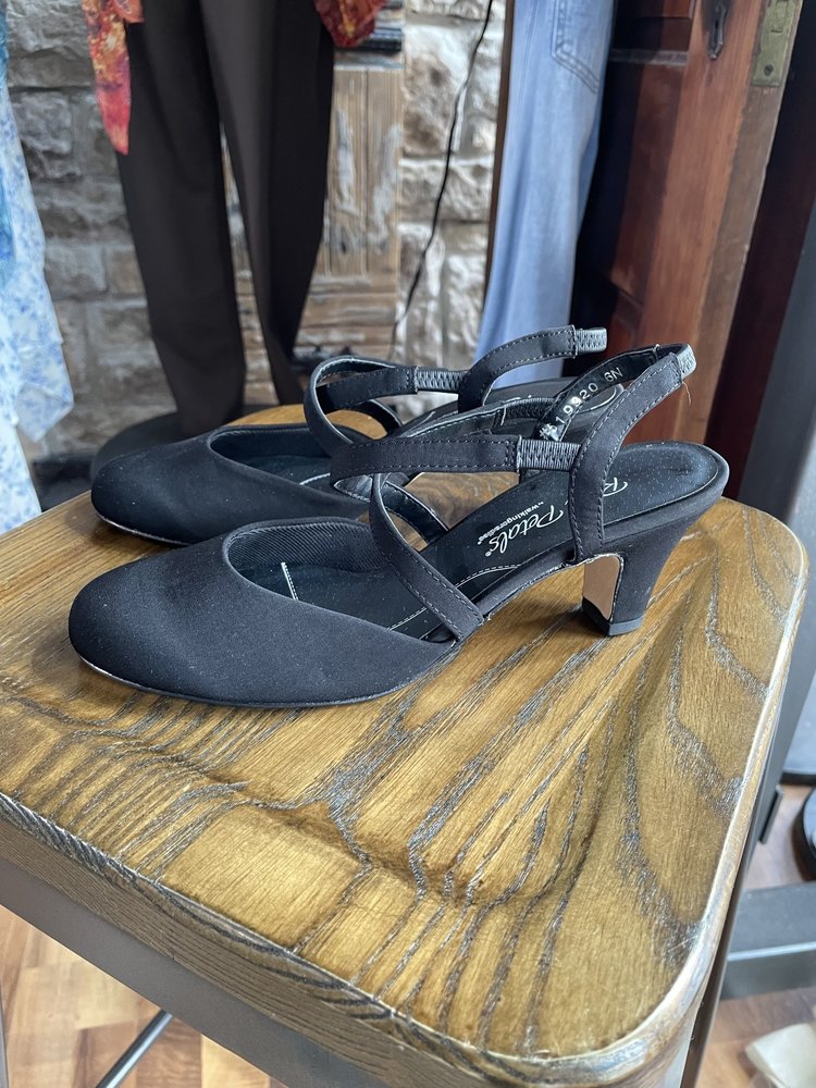 Rose Petals Black Sling Back Closed Toe Heel, Size 6