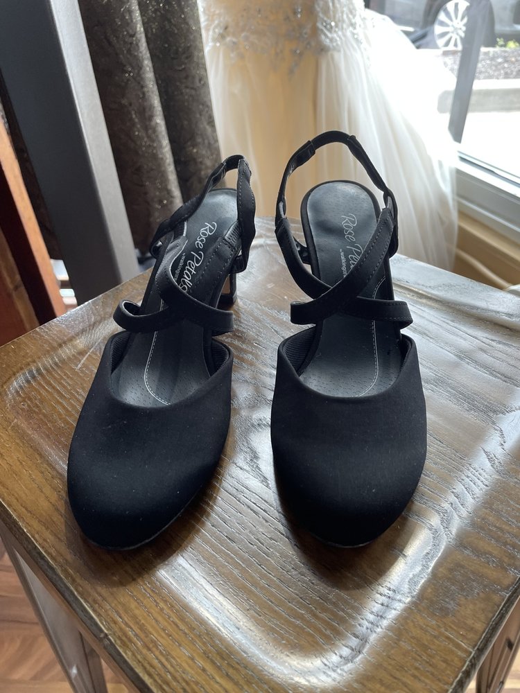 Rose Petals Black Sling Back Closed Toe Heel, Size 6