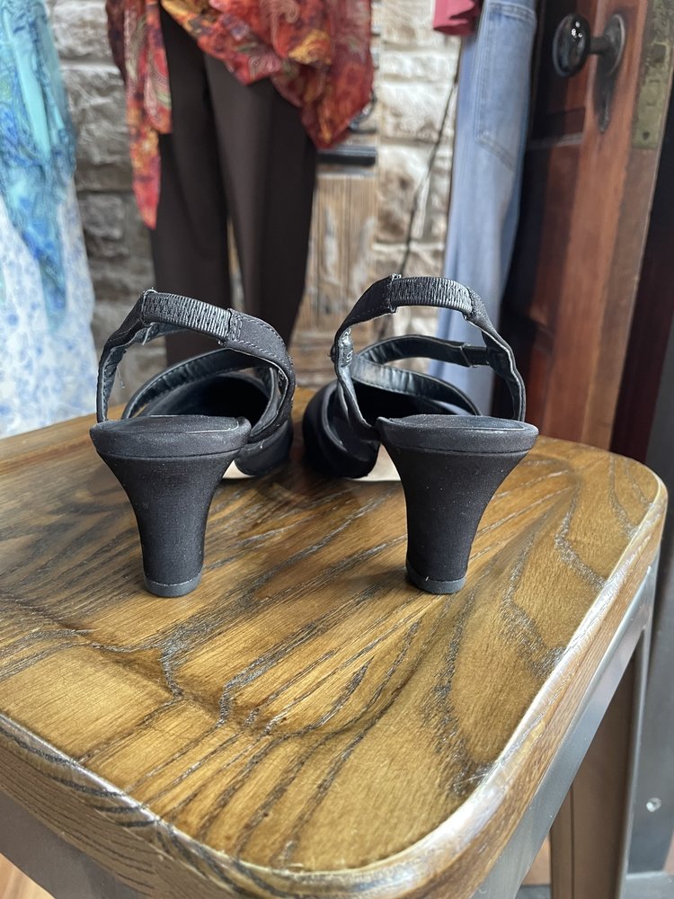 Rose Petals Black Sling Back Closed Toe Heel, Size 6