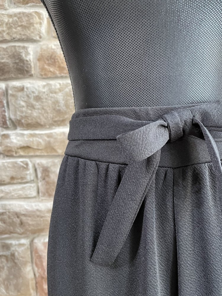 Lemite Black Cropped Wide Leg Tie Waist Pants