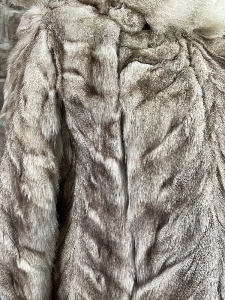 Blue Fox Herringbone Paw Jacket, Size M