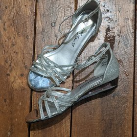 Easy Street Alive 5 Tarrah Women's Dress Sandals size 6W