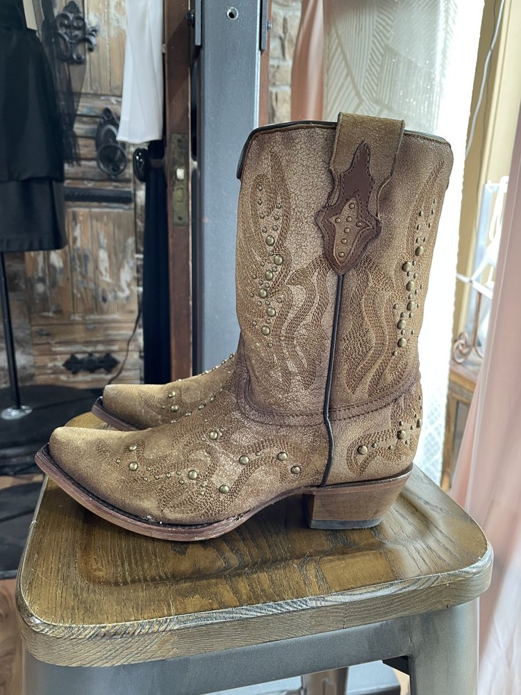 Corral Corral C3742, Tan short Studded Bootie