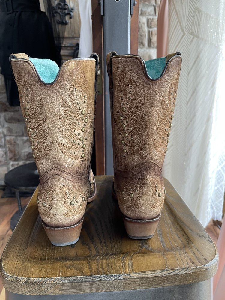 Corral Corral C3742, Tan short Studded Bootie