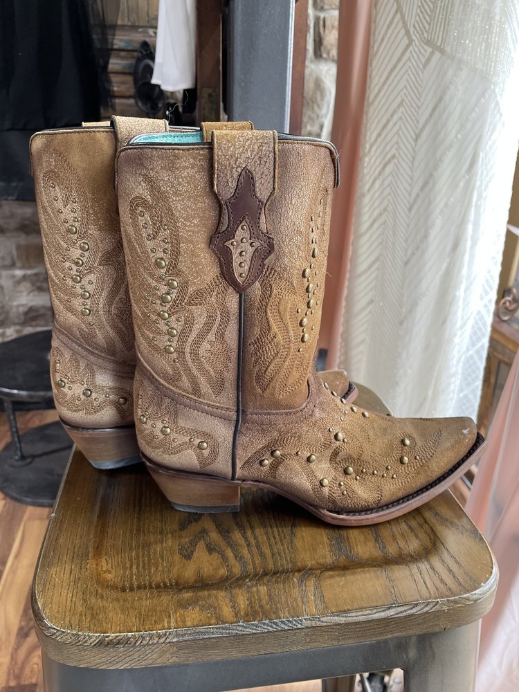 Corral Corral C3742, Tan short Studded Bootie