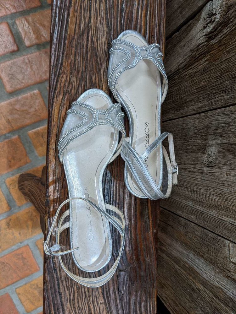 Caparros Silver Wedges with Rinestones, Size 6