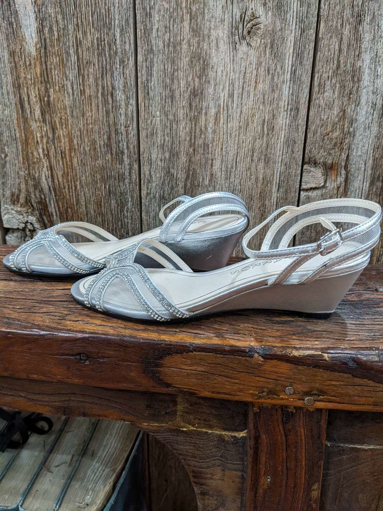 Caparros Silver Wedges with Rinestones, Size 6