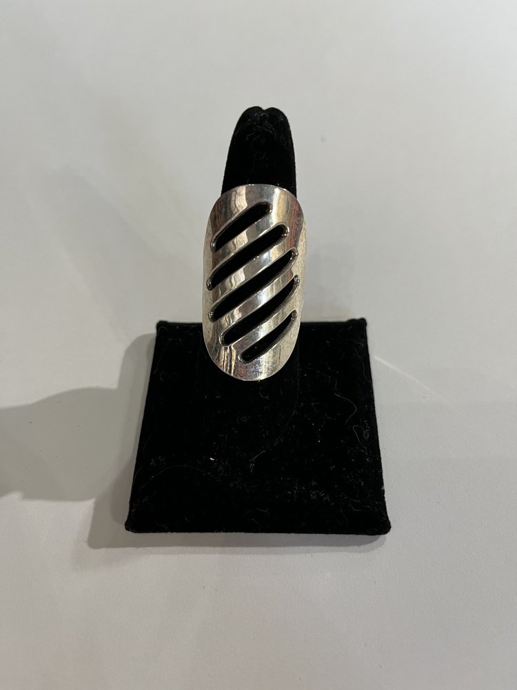 Silver Oval Plate w/ Cut Outs Ring, Size 9