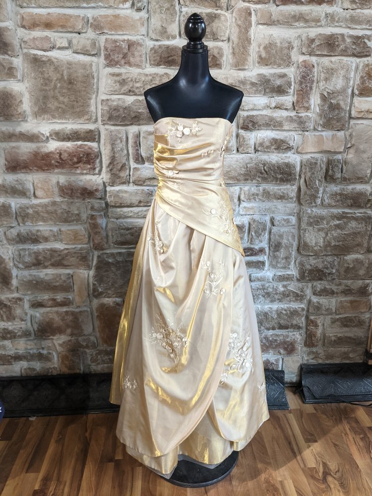 Caché Gold Shimmer Dress with Floral Embroidered Detail, Size 10