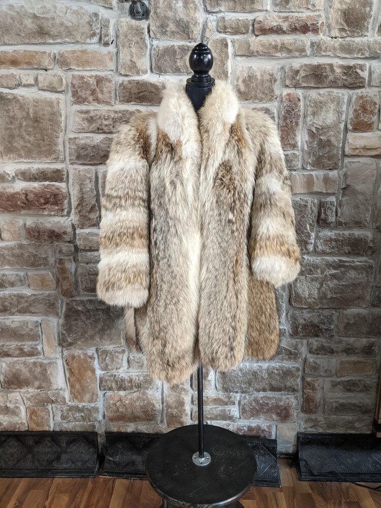 Coyote Stroller with Shawl Collar, Size 3X