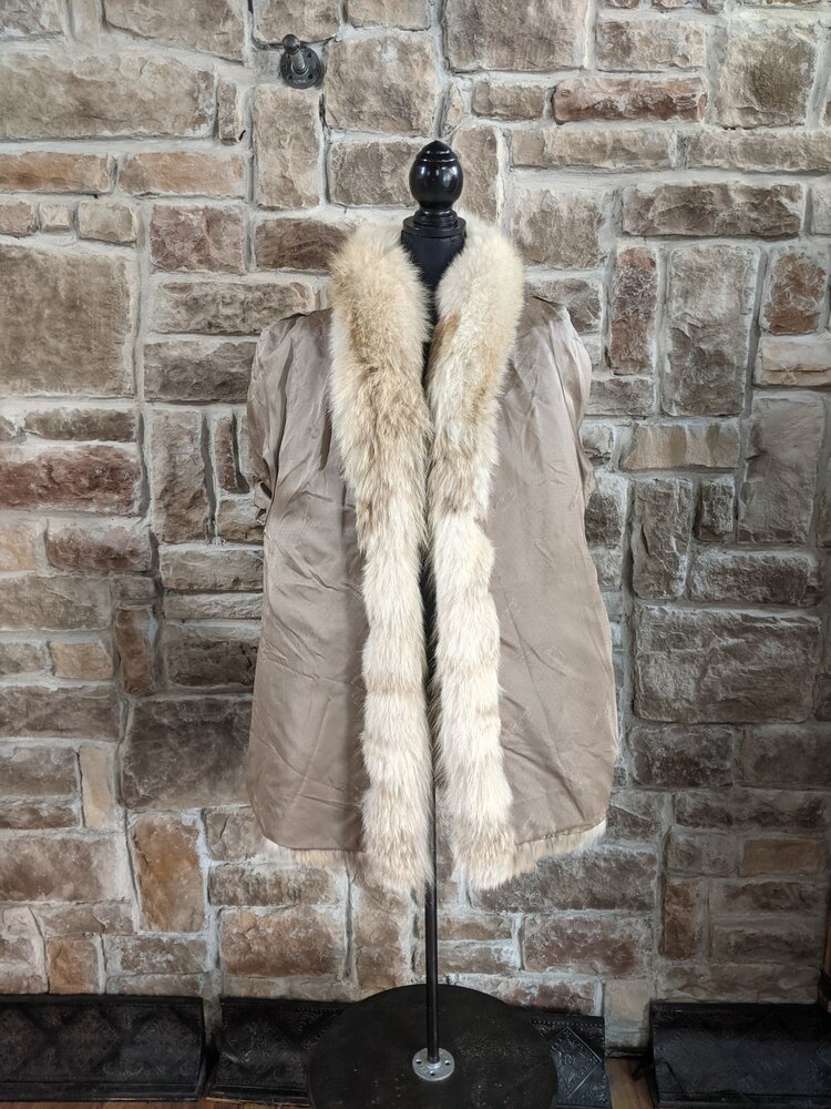 Coyote Stroller with Shawl Collar, Size 3X