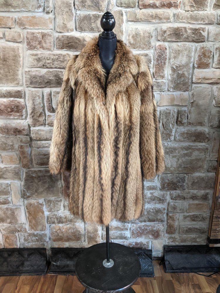 Tanuki Stroller with Notched Collar, Size M