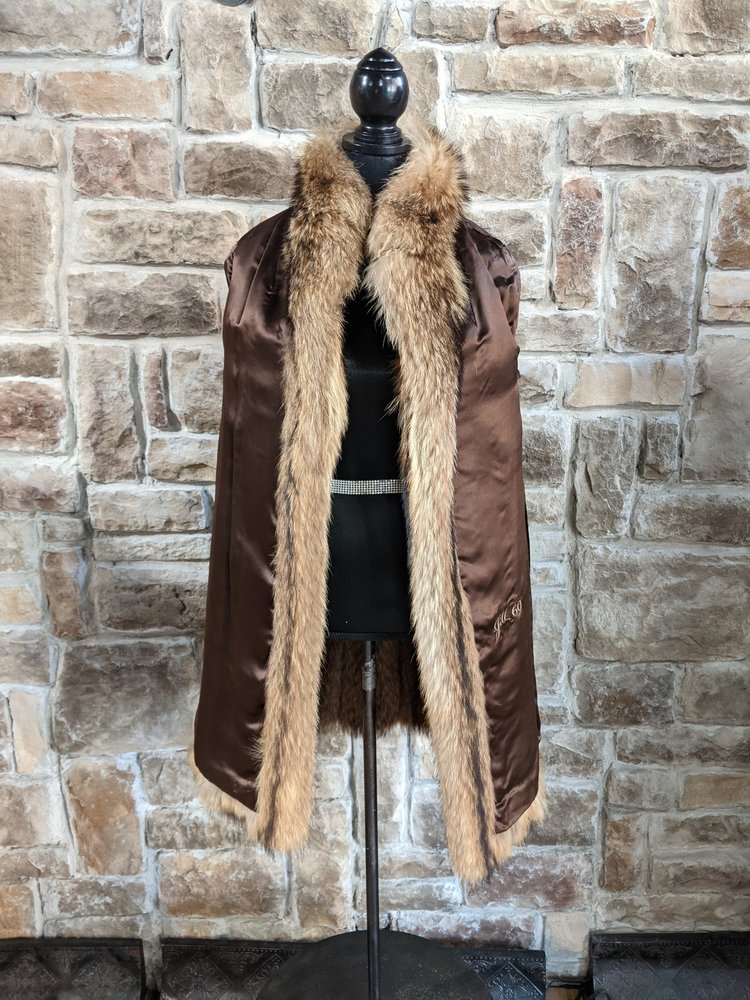 Tanuki Stroller with Notched Collar, Size M