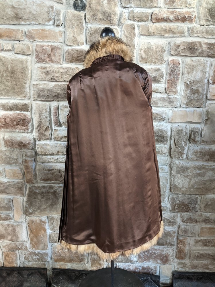 Tanuki Stroller with Notched Collar, Size M