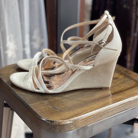 Badgley Mischka Ivory and Rose Gold Satin Strappy Wedge, Size 11