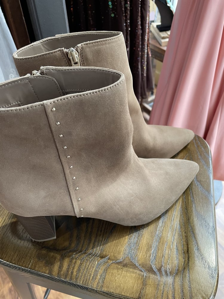 Bandolino Taupe Suede Studded Pointed Toe Bootie, Size 11