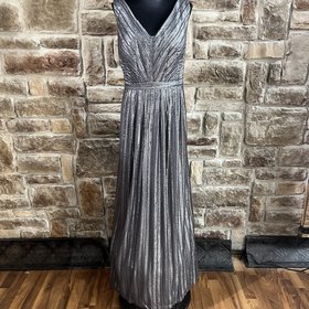 Weddington Way Gray Sequin V-Neck Gown w/ Pockets, Size 20