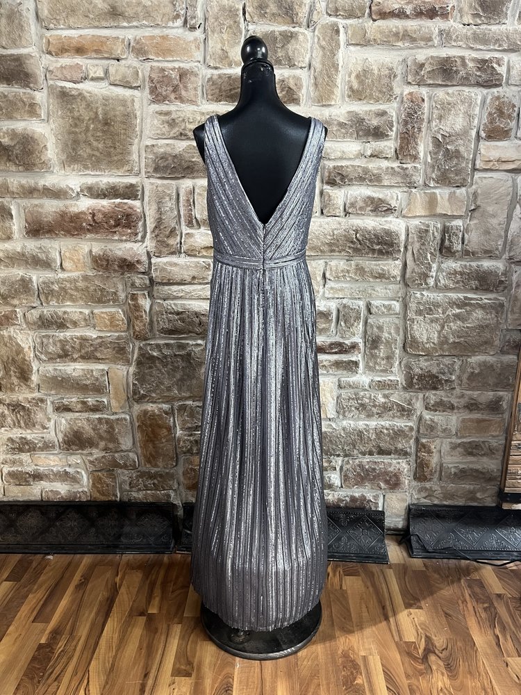 Weddington Way Gray Sequin V-Neck Gown w/ Pockets, Size 20