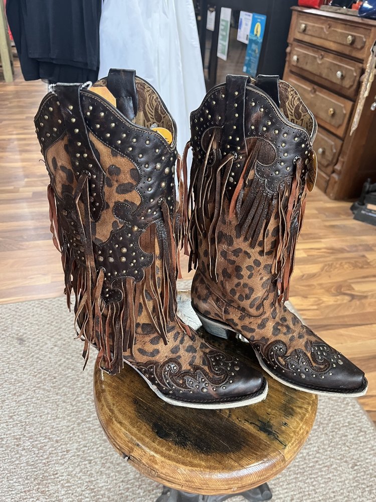 Corral Corral A3618 Honey Goat Overlay w/ Studs, Size 7