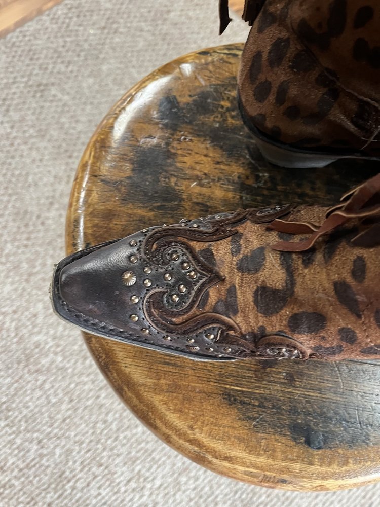 Corral Corral A3618 Honey Goat Overlay w/ Studs, Size 7