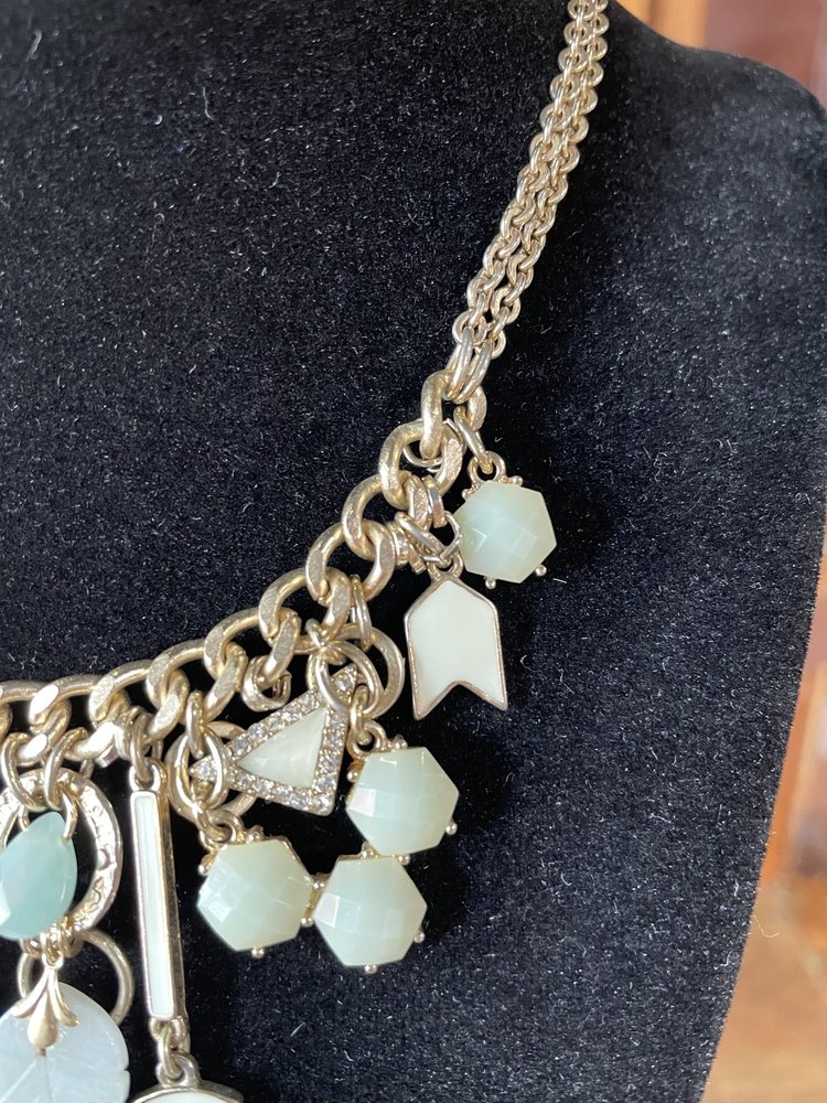 Ava Claire Gold Vintage Modern Mint Necklace