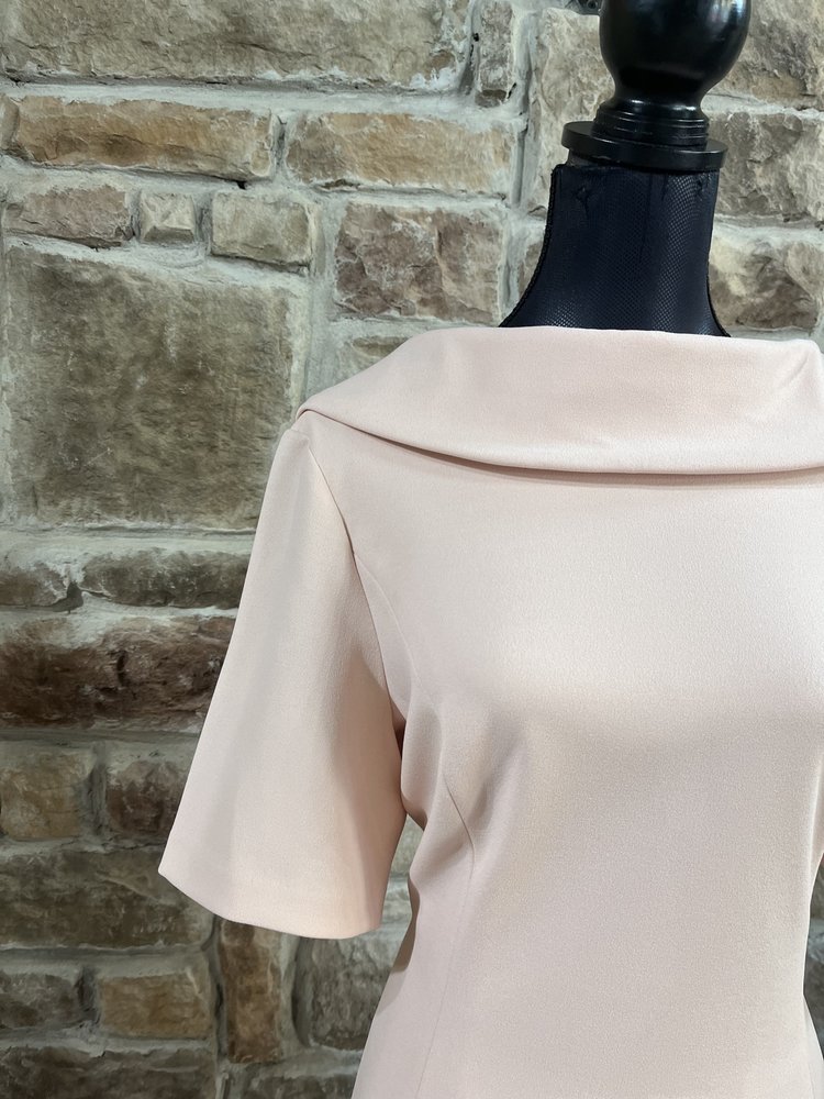 Adrianna Papell Blush Short Sleeve w/ Rolled Neckline, Size 16