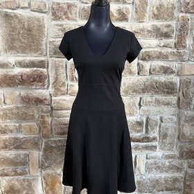 Caché Black Paneled w/ Cap Sleeves, Size 2