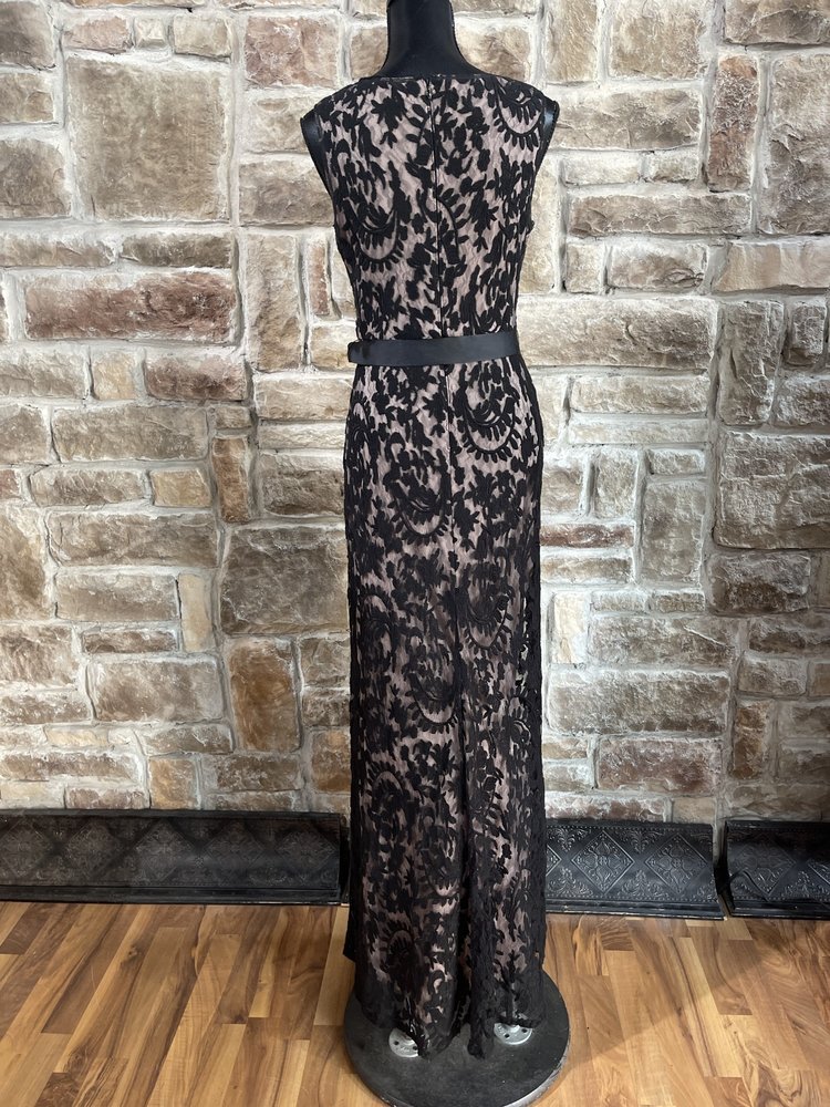 Adrianna Papell Black Lace Beige Underlay Mermaid Gown, Size 6