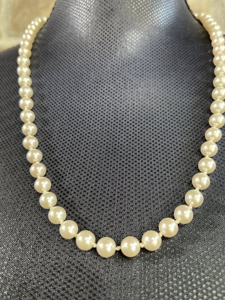 Pearl Necklace, 22 Inches