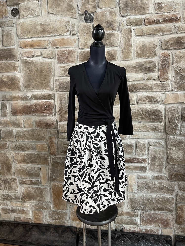 Diane vonFurstenberg Black with White Print Diane von Furstenberg Wrap Dress, Size 8