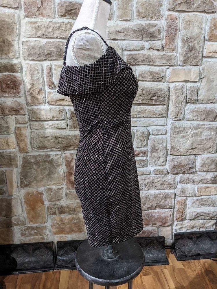 B. Smart Black Velvet Bodycon with Dark Silver Patterned Glitter, Size 3/4